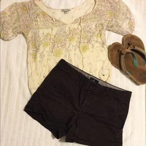 AE top & shorts, reef flip flops